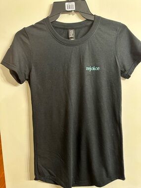 Rejoice tee